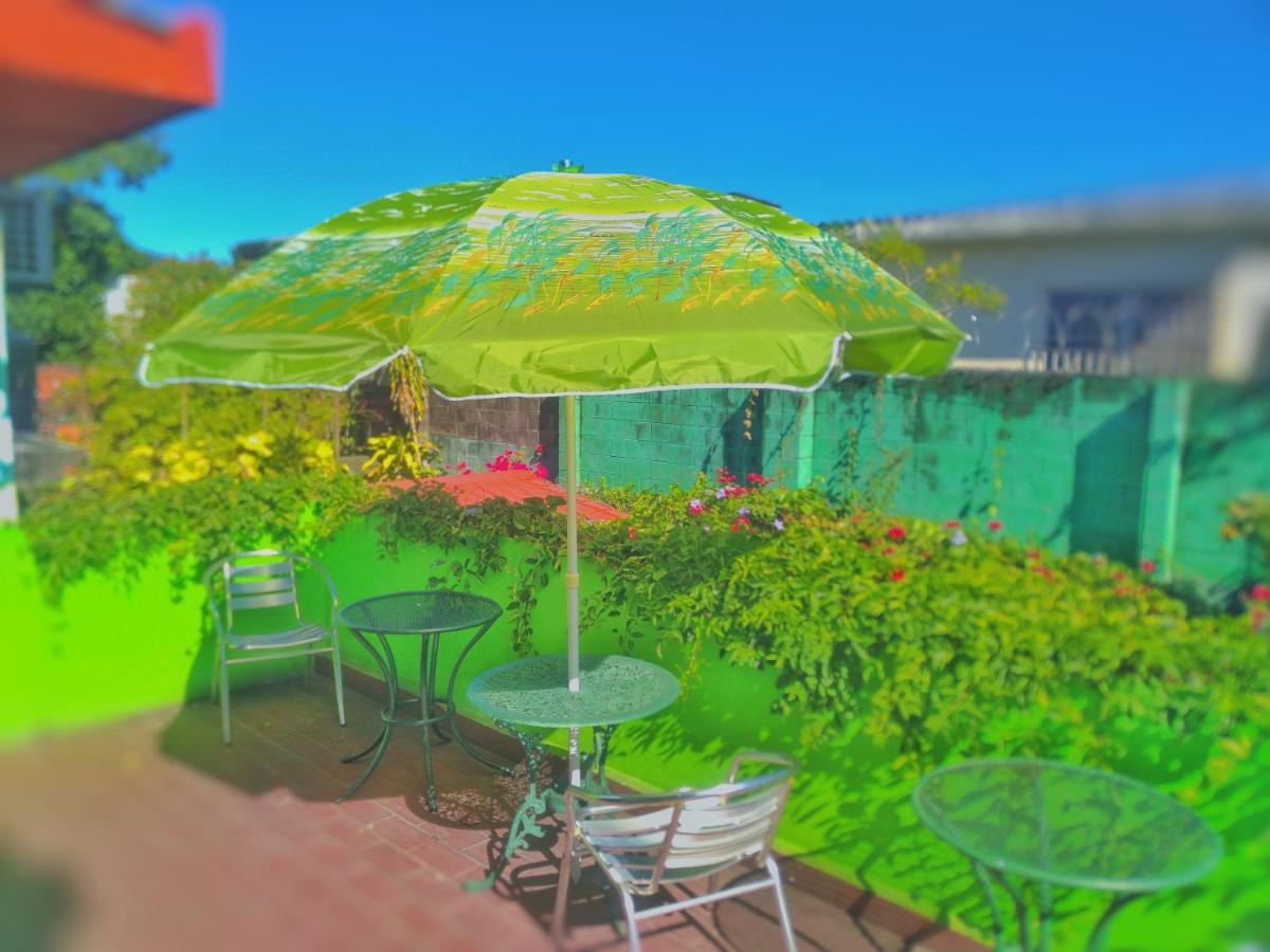 Hotel Oasis San Salvador Extérieur photo