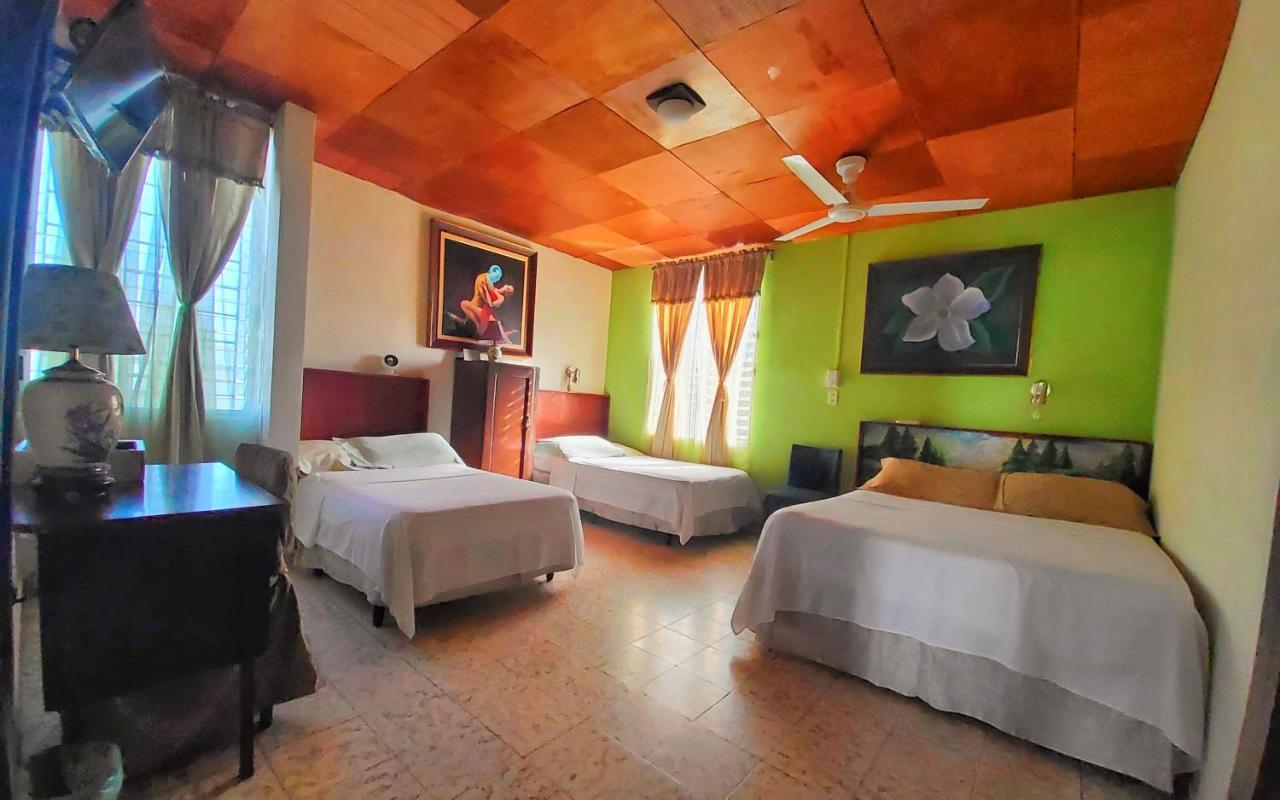 Hotel Oasis San Salvador Extérieur photo