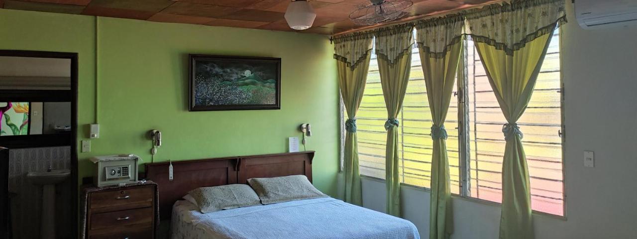 Hotel Oasis San Salvador Extérieur photo