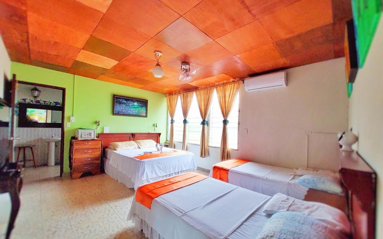 Hotel Oasis San Salvador Extérieur photo