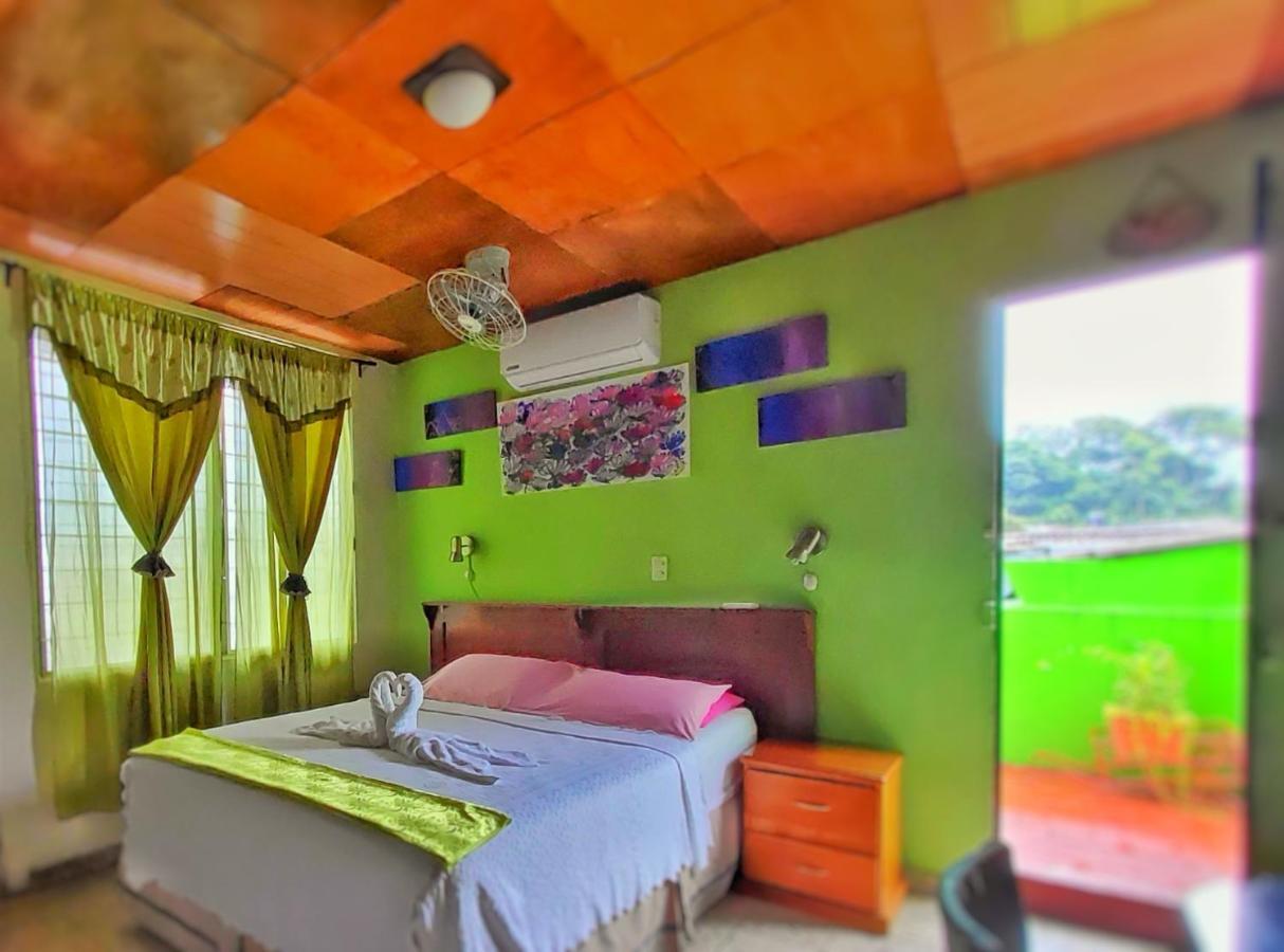 Hotel Oasis San Salvador Extérieur photo