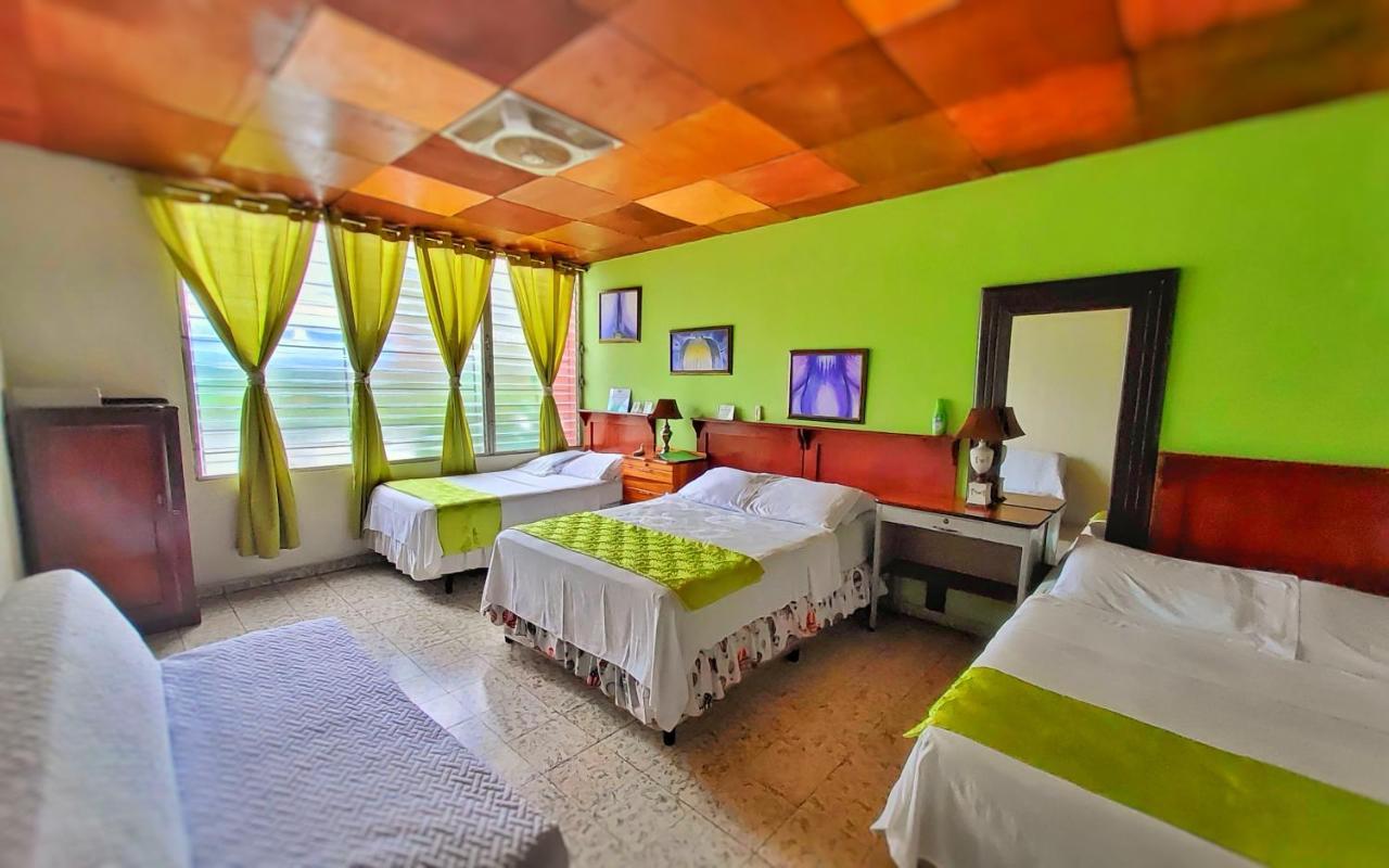 Hotel Oasis San Salvador Extérieur photo