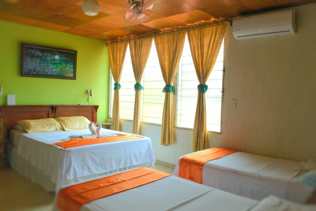 Hotel Oasis San Salvador Extérieur photo