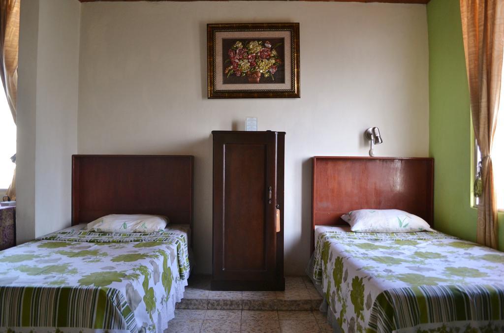 Hotel Oasis San Salvador Chambre photo