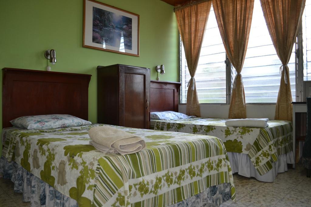 Hotel Oasis San Salvador Chambre photo