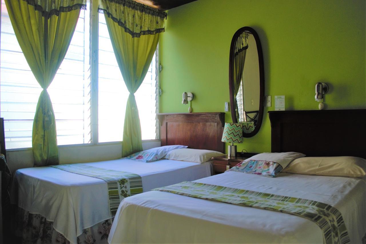 Hotel Oasis San Salvador Extérieur photo