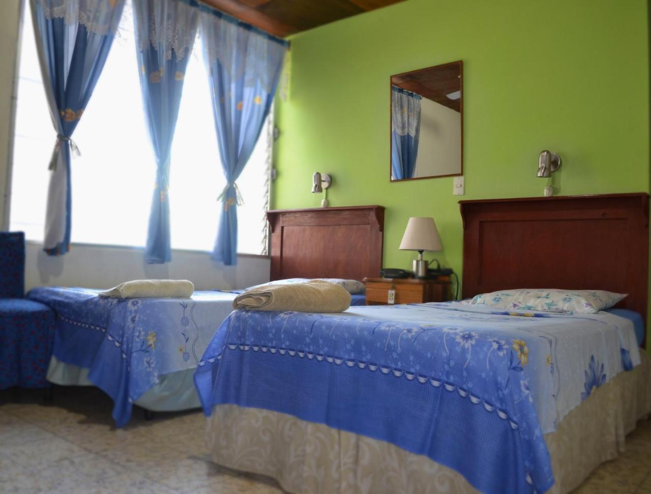 Hotel Oasis San Salvador Extérieur photo