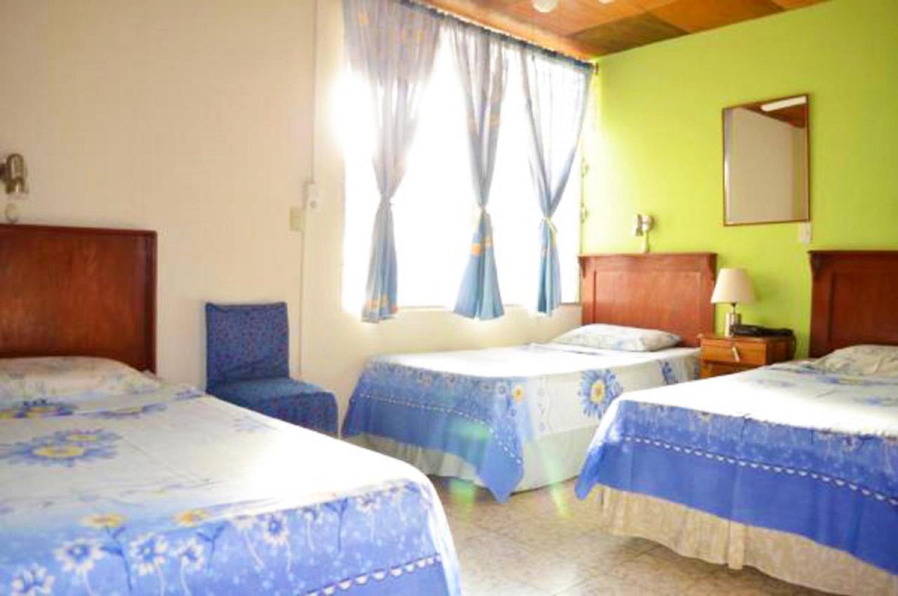 Hotel Oasis San Salvador Extérieur photo