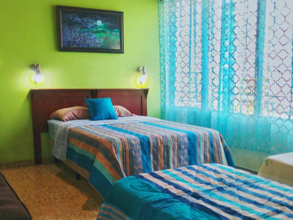 Hotel Oasis San Salvador Extérieur photo